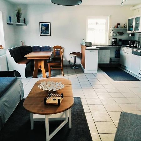 Apartamento 76 qm Whg im EG Haus-Wohlfühloase vor der Haustür Gladenbach Exterior foto